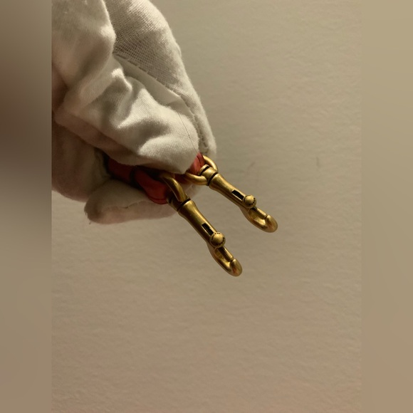 ๐ธ๐Coach Tabby Chain Clutch in Pebble Leather ๐ธ๐ R$348 - Picture 13 of 17